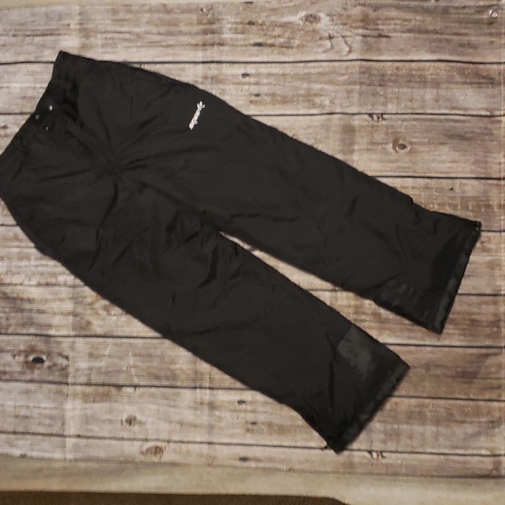 Ski gear snow pants